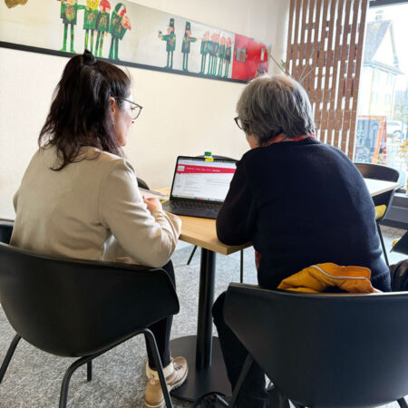 offene Beratung über Freiwilligeneinsätze im Kanton Zug.